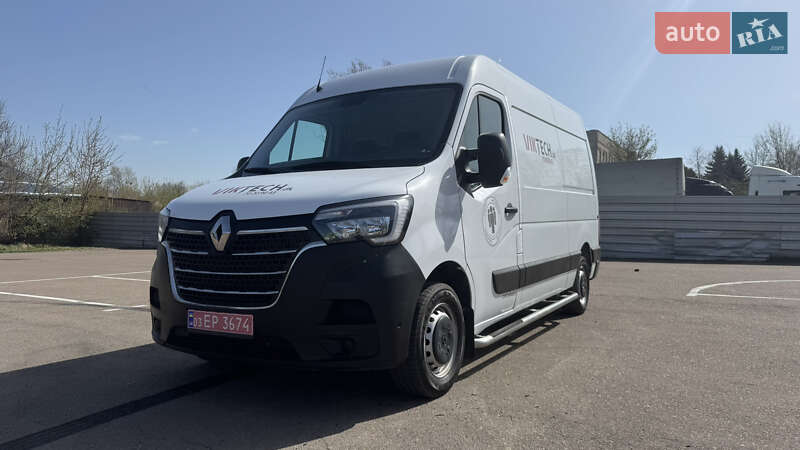 Грузовой фургон Renault Master 2022 в 