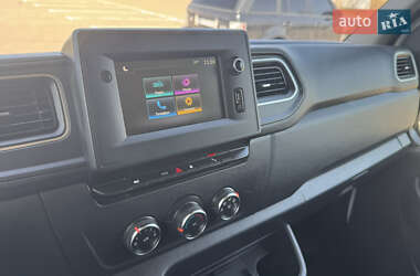 Грузовой фургон Renault Master 2022 в 
