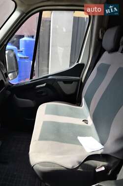 Грузовой фургон Renault Master 2012 в 