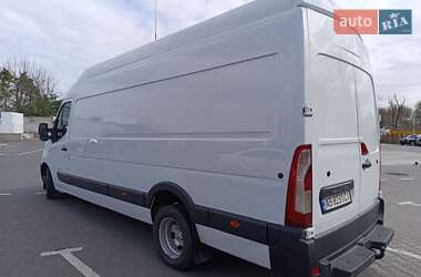 Грузовой фургон Renault Master 2015 в 