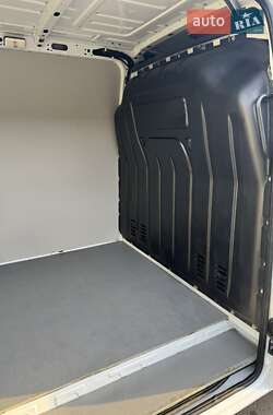 Грузовой фургон Renault Master 2020 в 