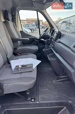 Грузовой фургон Renault Master 2020 в 