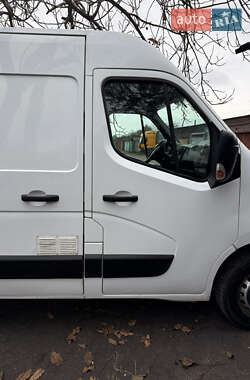 Грузовой фургон Renault Master 2016 в 