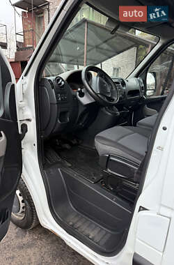 Грузовой фургон Renault Master 2016 в 