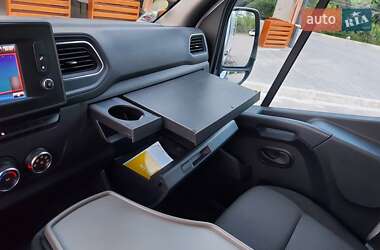 Грузовой фургон Renault Master 2021 в 