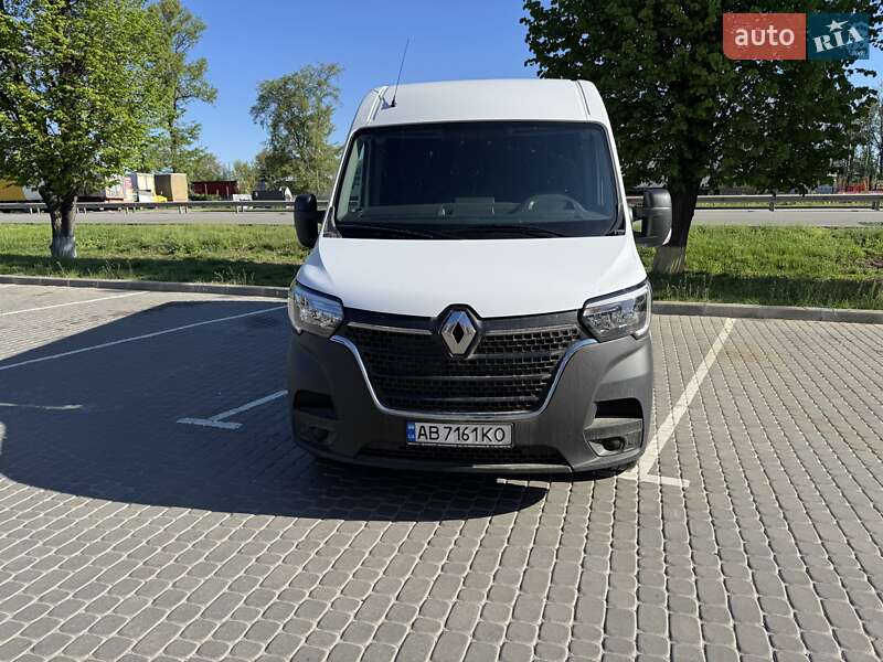 Грузовой фургон Renault Master 2024 в 