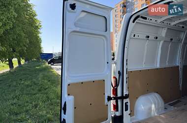 Грузовой фургон Renault Master 2024 в 