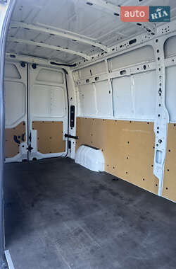 Грузовой фургон Renault Master 2021 в 