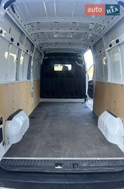 Грузовой фургон Renault Master 2021 в 