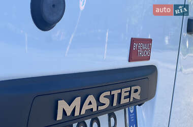Грузовой фургон Renault Master 2022 в 