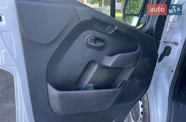 Грузовой фургон Renault Master 2022 в 