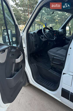 Грузовой фургон Renault Master 2010 в 