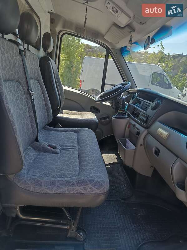 Вантажний фургон Renault Master 2009 в Умані