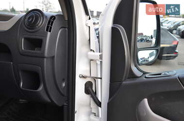 Микроавтобус Renault Master 2017 в Киеве фото 40 Микроавтобус Renault Master 2017 в Киеве