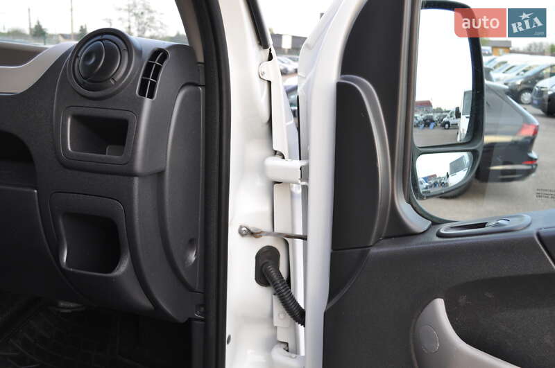 Микроавтобус Renault Master 2017 в Киеве фото 40 Микроавтобус Renault Master 2017 в Киеве