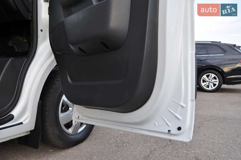 Микроавтобус Renault Master 2017 в Киеве фото 43 Микроавтобус Renault Master 2017 в Киеве
