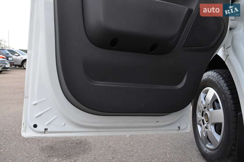 Микроавтобус Renault Master 2017 в Киеве фото 57 Микроавтобус Renault Master 2017 в Киеве