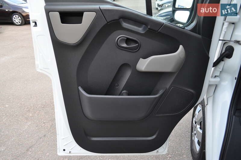 Микроавтобус Renault Master 2017 в Киеве фото 56 Микроавтобус Renault Master 2017 в Киеве