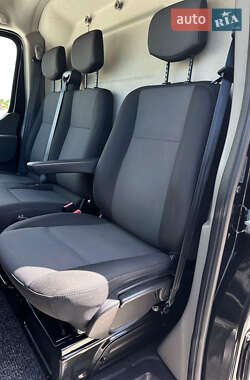 Вантажний фургон Renault Master 2020 в 