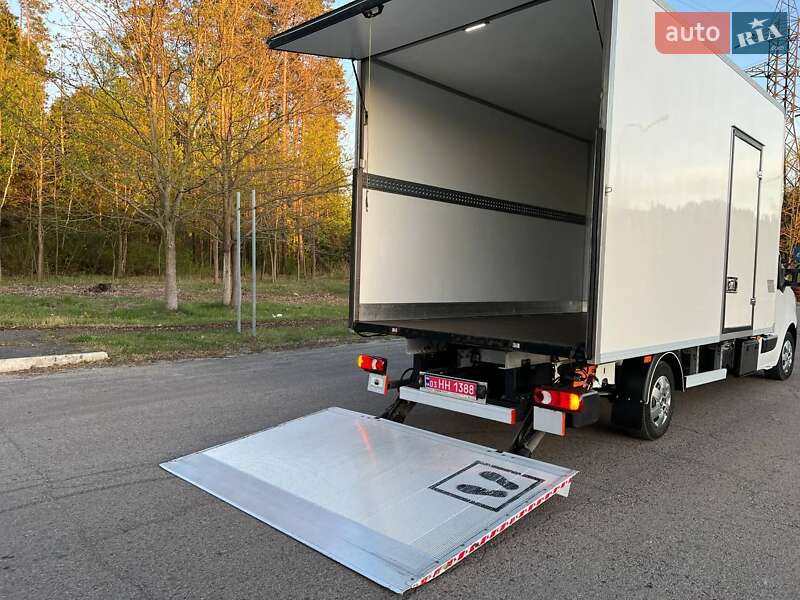 Вантажний фургон Renault Master 2021 в 