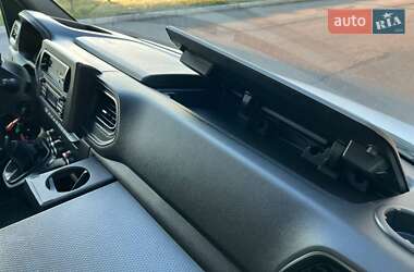 Вантажний фургон Renault Master 2021 в 