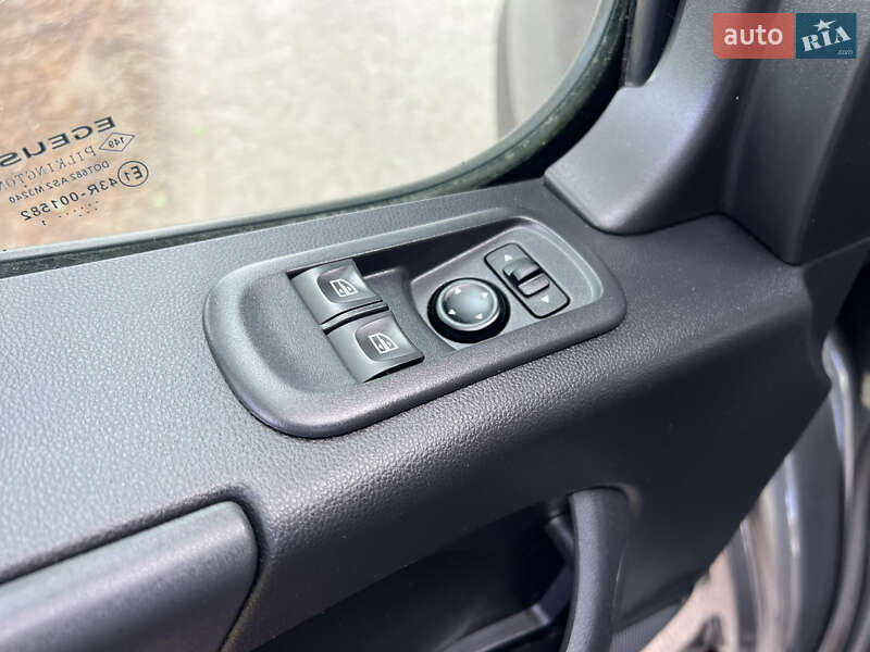 Вантажний фургон Renault Master 2021 в Дубні