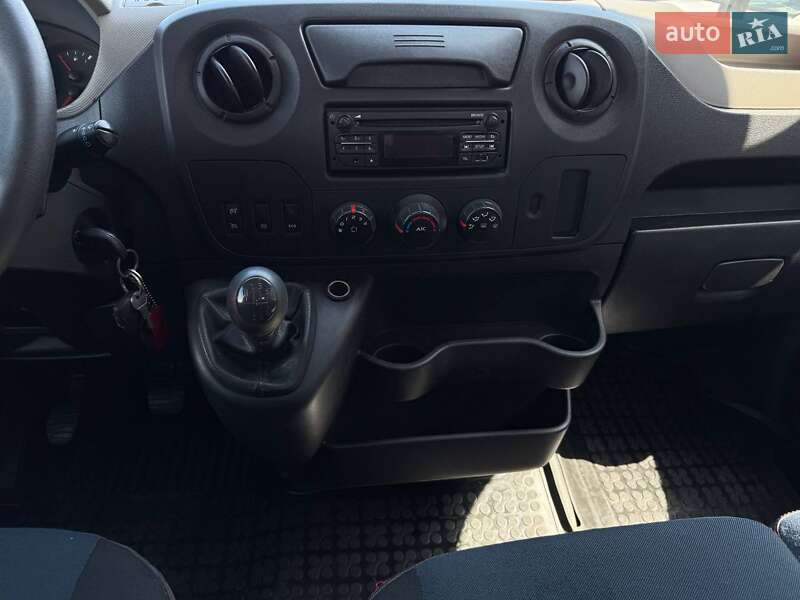 Автовоз Renault Master 2016 в Ровно