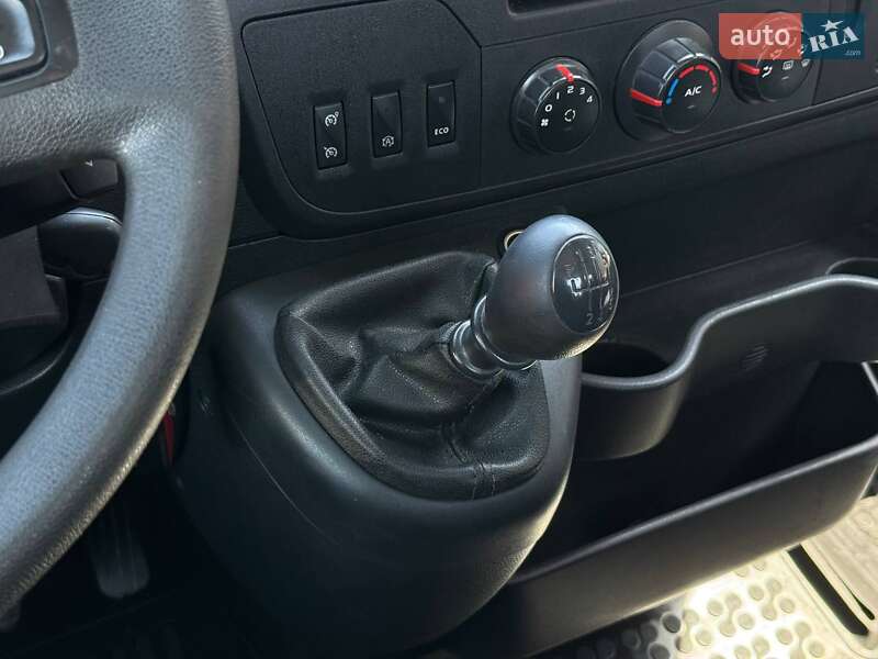 Автовоз Renault Master 2016 в Ровно