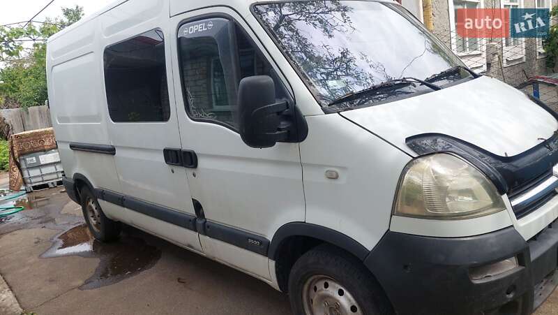 Вантажний фургон Renault Master 2006 в Запоріжжі