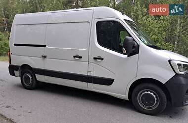 Грузовой фургон Renault Master 2022 в 