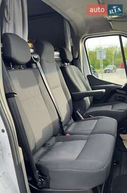 Вантажний фургон Renault Master 2020 в 