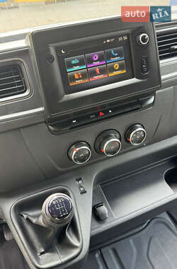 Грузовой фургон Renault Master 2022 в 