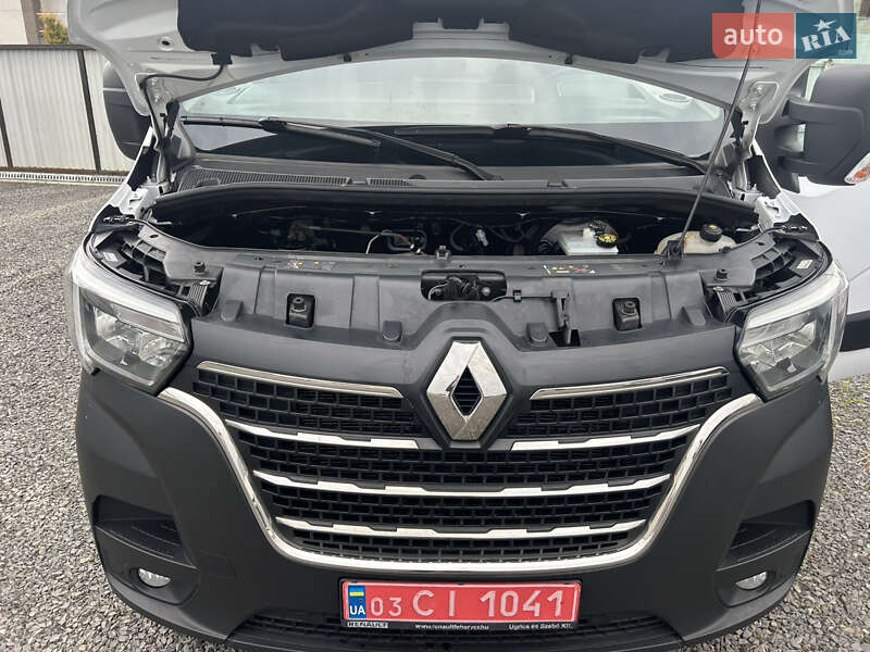 Вантажний фургон Renault Master 2020 в Хусті
