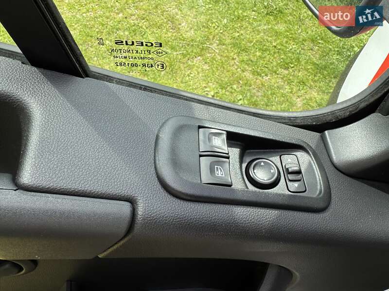 Вантажний фургон Renault Master 2021 в Радивиліві