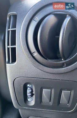 Грузовой фургон Renault Master 2014 в 