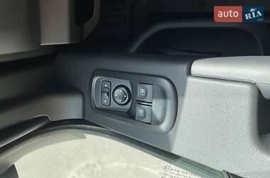 Грузовой фургон Renault Master 2024 в 