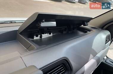 Грузовой фургон Renault Master 2024 в 