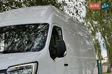 Грузовой фургон Renault Master 2020 в 