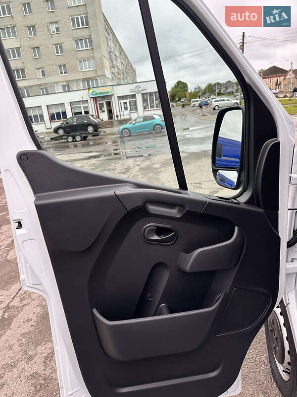 Вантажний фургон Renault Master 2021 в Дубні
