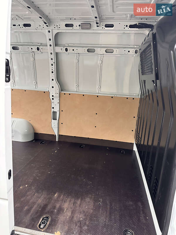 Вантажний фургон Renault Master 2021 в Дубні