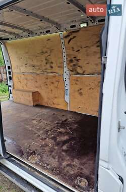 Грузовой фургон Renault Master 2017 в 