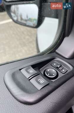 Вантажний фургон Renault Master 2023 в 