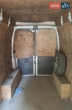 Грузовой фургон Renault Master 2004 в 