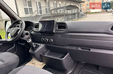 Грузовой фургон Renault Master 2021 в 