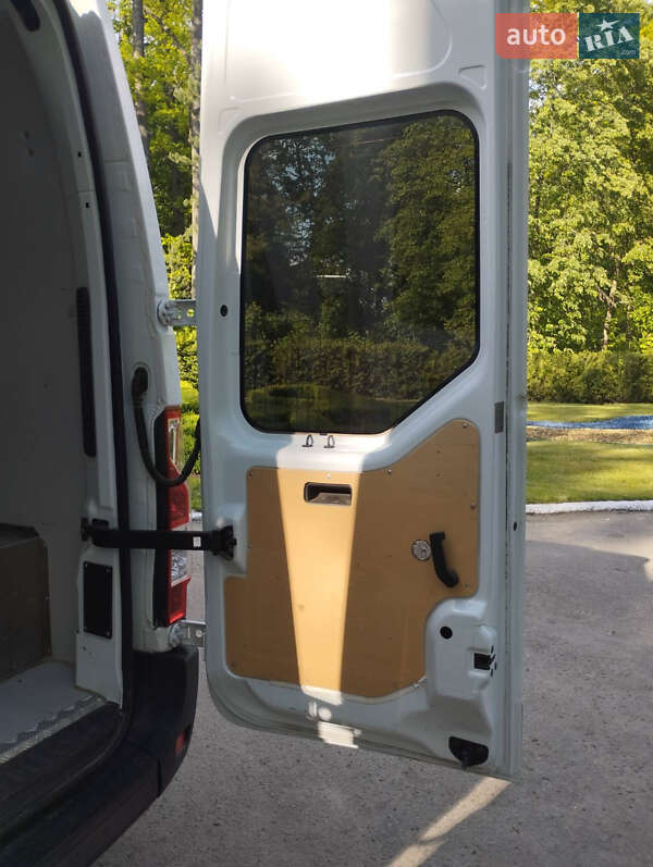 Грузовой фургон Renault Master 2016 в Ровно