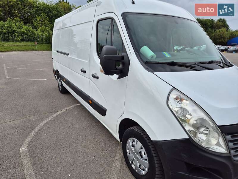 Вантажний фургон Renault Master 2015 в Львові