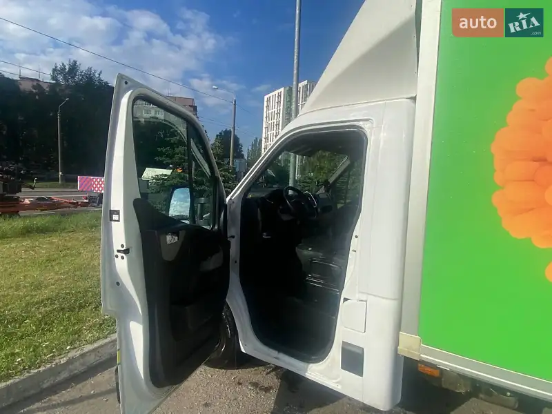 Грузовой фургон Renault Master 2018 в 