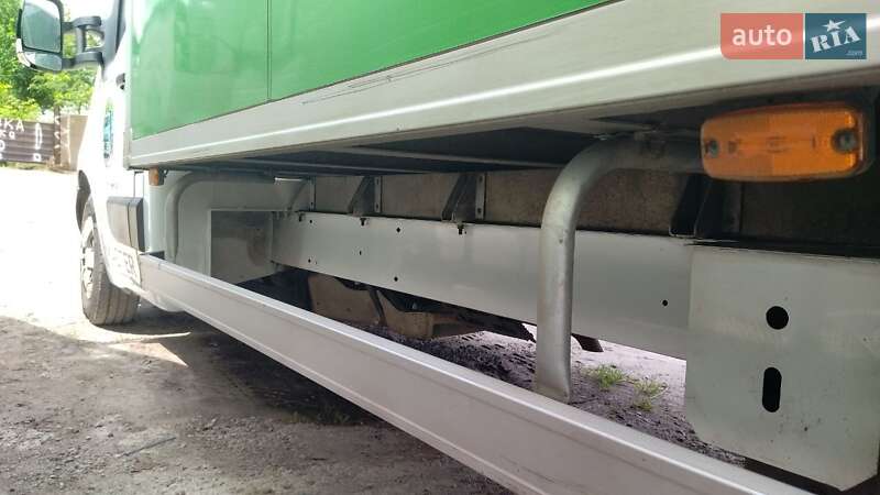 Вантажний фургон Renault Master 2015 в Дніпрі