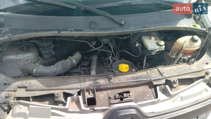 Вантажний фургон Renault Master 2015 в Дніпрі