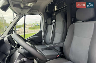 Грузовой фургон Renault Master 2021 в 